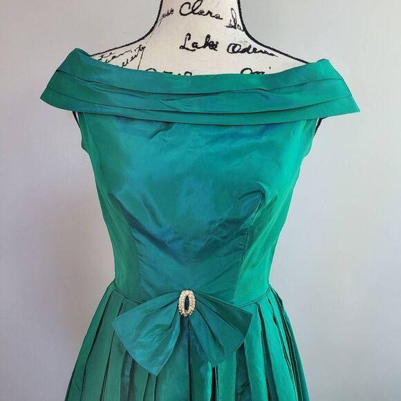 Vintage 1950s green blue iridescent cocktail dress off shoulder bow detail retro - Picture 5 of 13